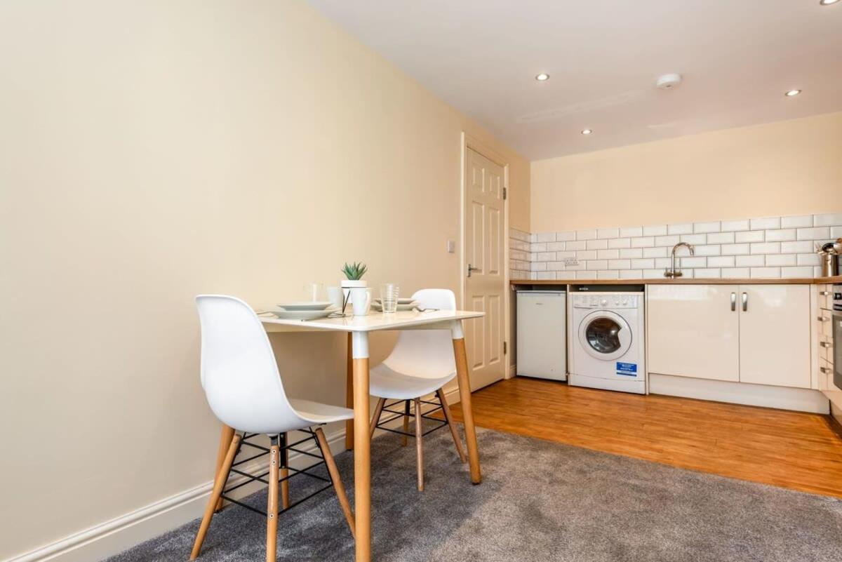 Bright 1 Bedroom Budget Flat In Central Pontefract Exteriér fotografie