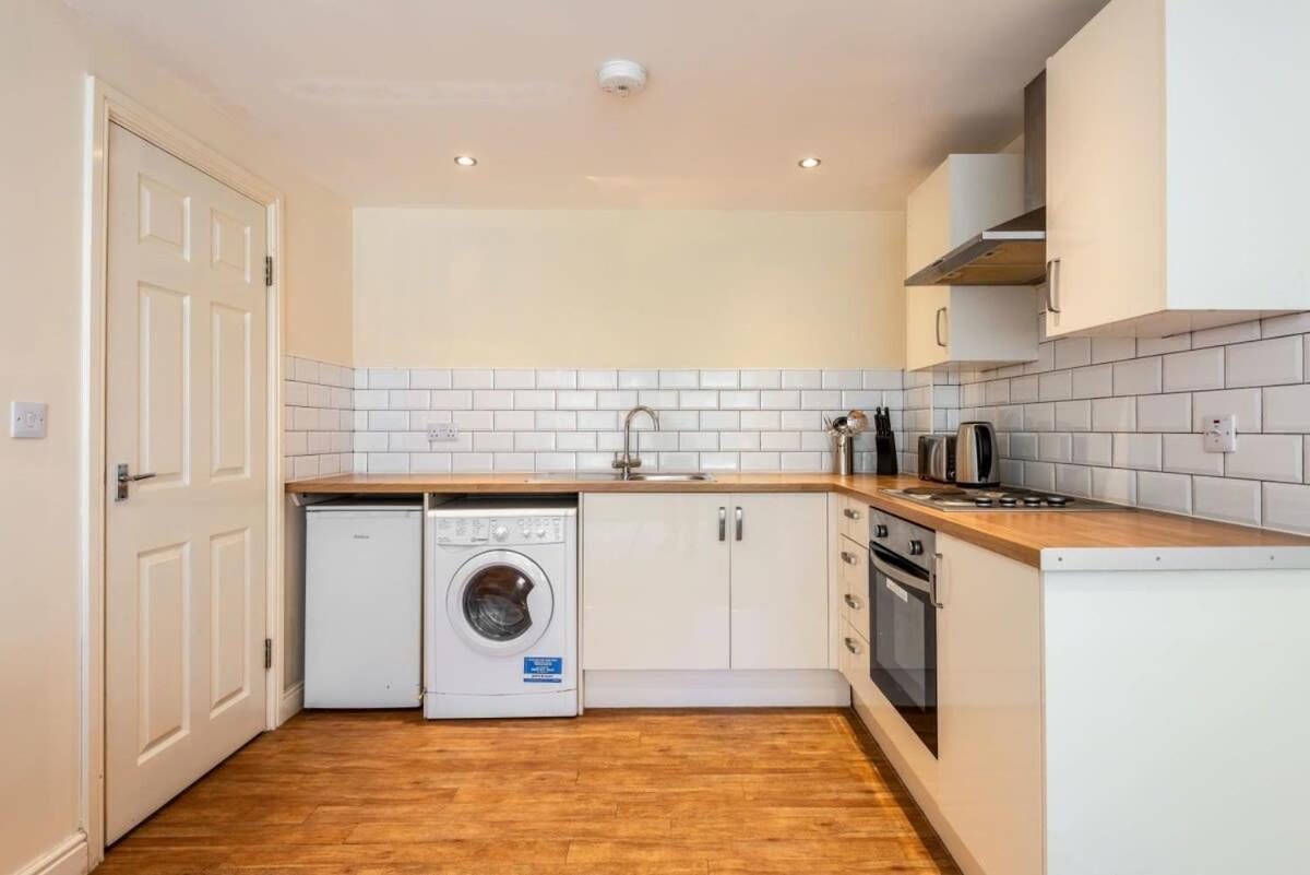Bright 1 Bedroom Budget Flat In Central Pontefract Exteriér fotografie