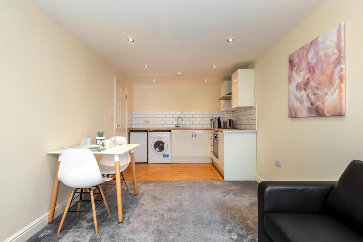 Bright 1 Bedroom Budget Flat In Central Pontefract Exteriér fotografie